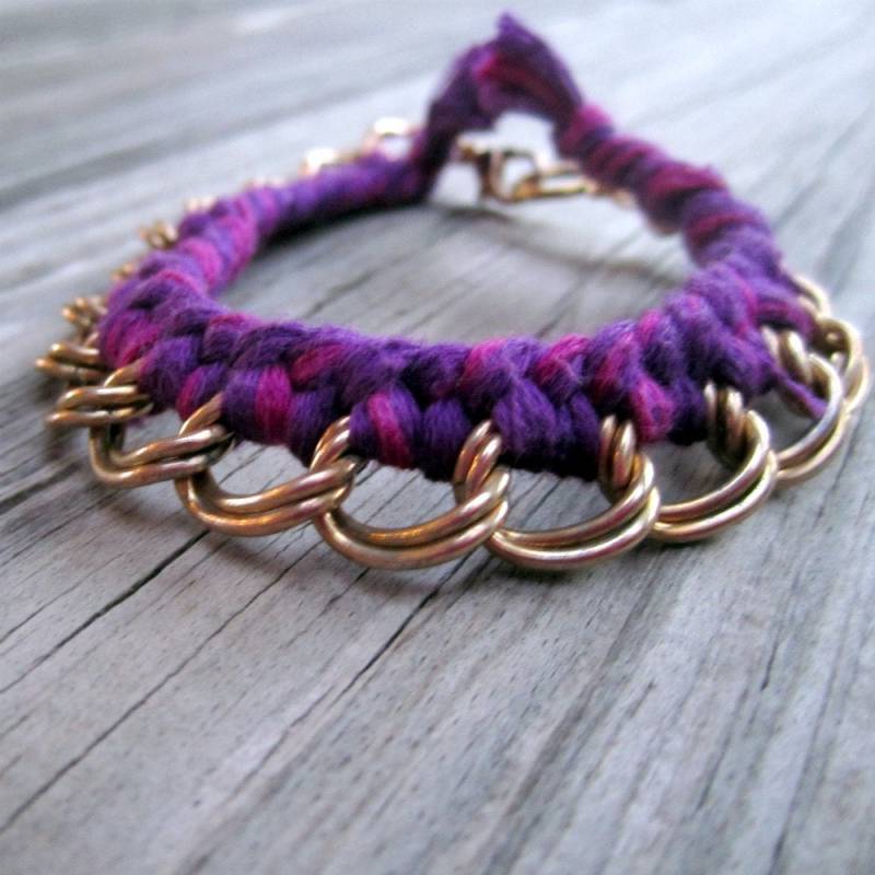 Lila Armband Chunky Zopf Borte Quaste Messing Schmuck B-71 von jewelrybycarmal