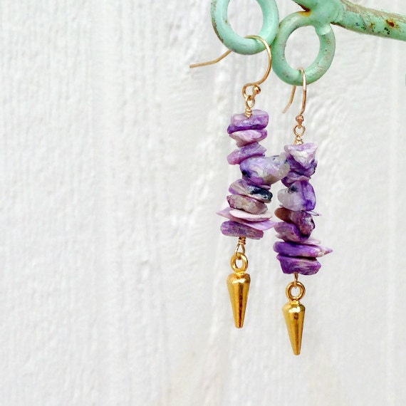 Lila Ohrringe - Charoit Edelstein Spike Schmuck Gold Vermeil Hispter Modern von jewelrybycarmal