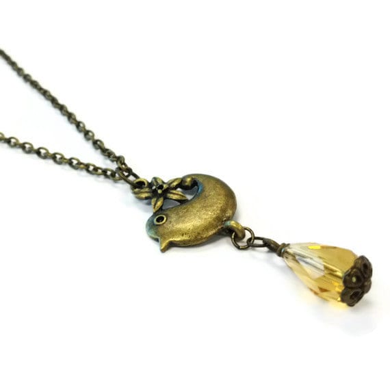 Messing Halskette - Kettenschmuck Gelber Kristall Anhänger Schmuck Vogel Lariat Natur Unikat Sommer Mode von jewelrybycarmal