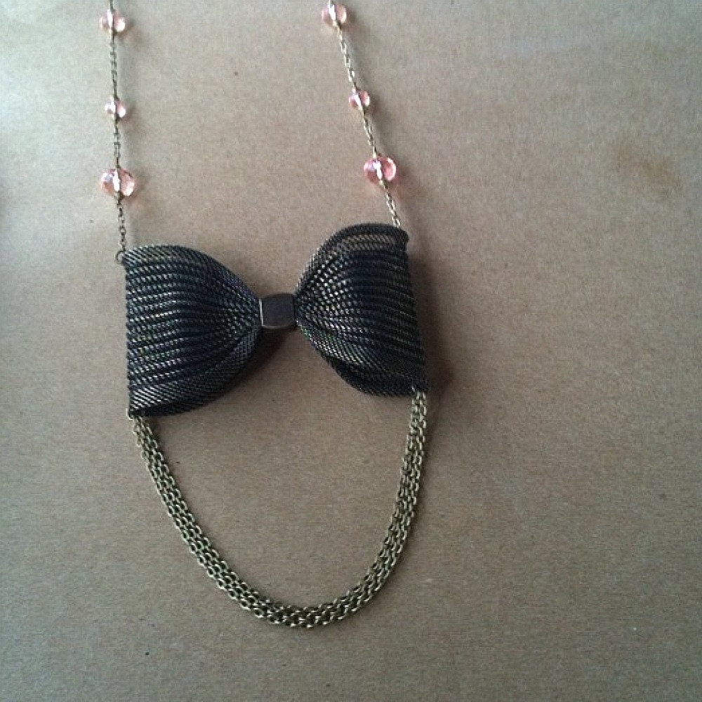 Messing Schleife Halskette Rosa Kristall Kette Schmuck Mesh Unikat Handgefertigt Anhänger Lang von jewelrybycarmal