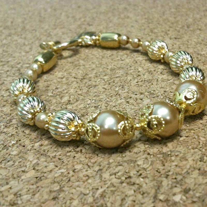 Perlenarmband - Gelbgold Schmuck Hochzeitsschmuck Mutter Der Braut Blatt Charm Statement Elegant B-14 Perlenarmband - Gelbgold Schmuck Hochzeitsschmuck Mutter Der Braut Blatt Charm Statement Elegant B-14 von jewelrybycarmal