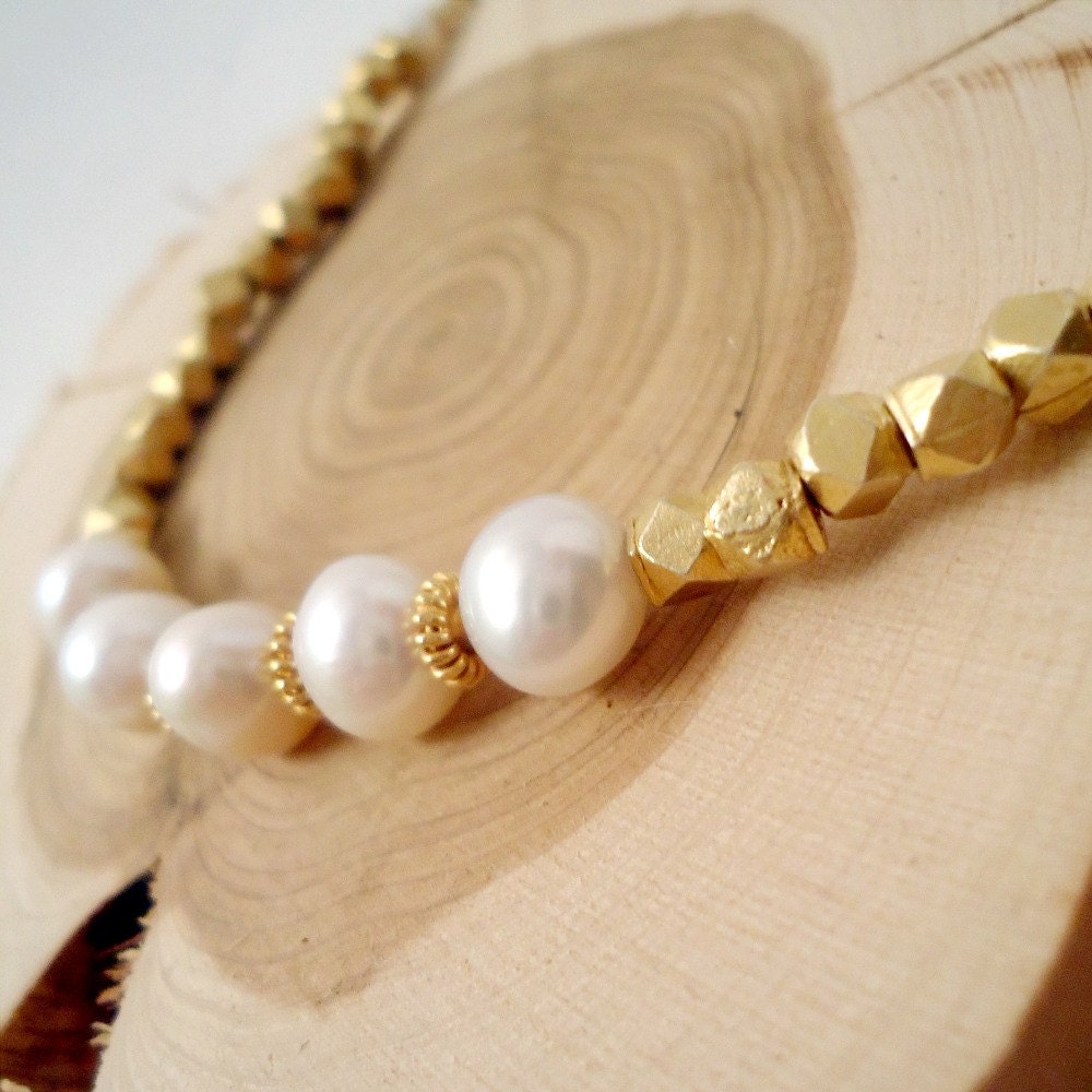 Perlenarmband - Juni Geburtsstein Goldschmuck Weißer Süßwasserperlen Schmuck Vermeil Braut Hochzeit B-70 Perlenarmband - Juni Geburtsstein Goldschmuck Weißer Süßwasserperlen Schmuck Vermeil Braut Hochzeit B-70 von jewelrybycarmal