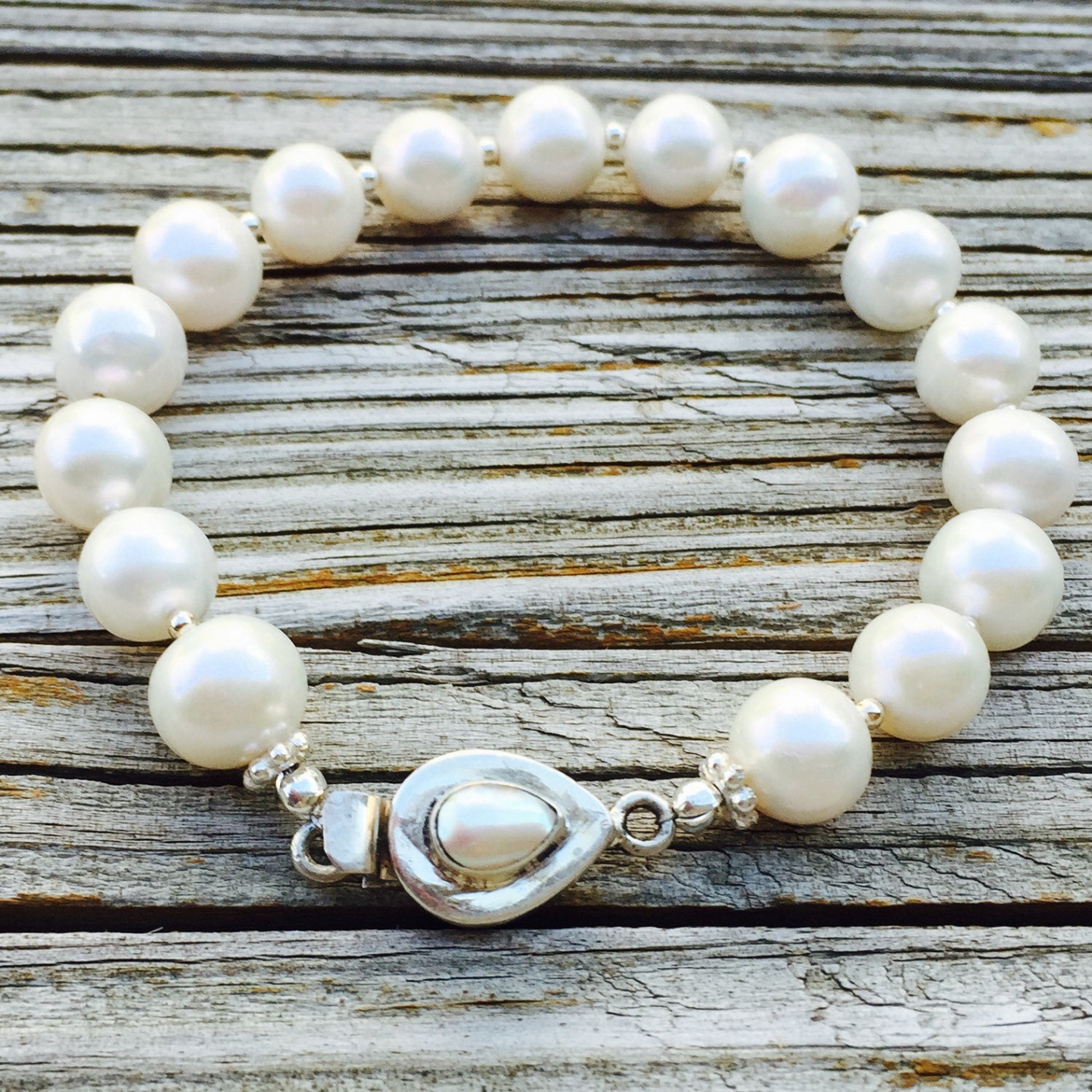 Perlenarmband - Weißer Edelstein Schmuck Box Verschluss Perlen Sterling Silber Hochzeit Braut Perlenarmband - Weißer Edelstein Schmuck Box Verschluss Perlen Sterling Silber Hochzeit Braut von jewelrybycarmal