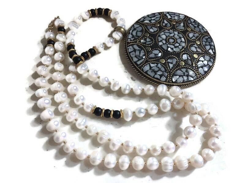 Perlenkette - Goldschmuck Weißer Und Schwarzer Onyx Edelstein Schmuck Anhänger Mode Lang Perlen von jewelrybycarmal