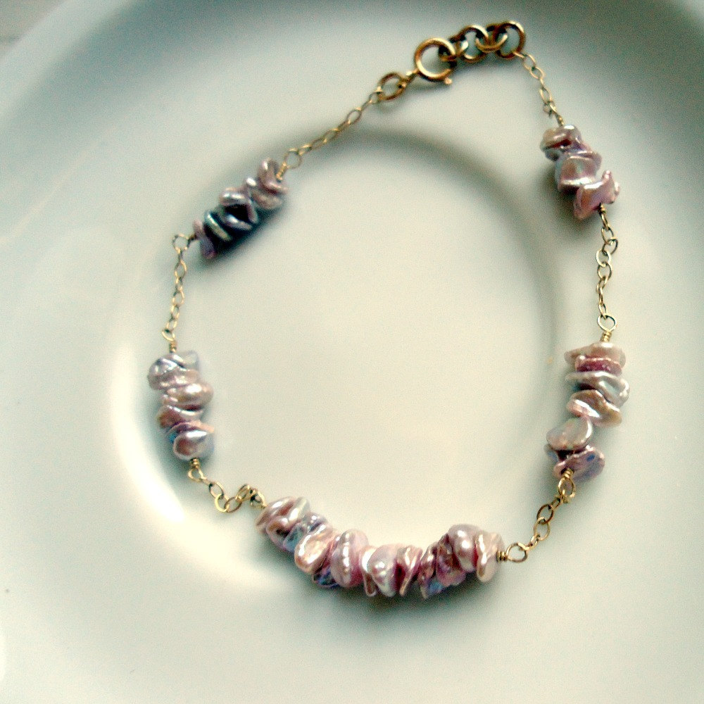 Rosa Perlen Armband Gold Schmuck Hochzeit Kette Irisierende Perlmutt Edelstein Handgemacht Einzigartige Layer Stack Brautjungfer Rosa Perlen Armband Gold Schmuck Hochzeit Kette Irisierende Perlmutt Edelstein Handgemacht Einzigartige Layer Stack Brautjungfer von jewelrybycarmal