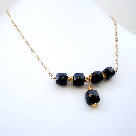 Schwarze Kette - Spinell Perlen Bar Schmuck Brautjungfer Edelstein Gold Hochzeit Luxe N-179 Schwarze Kette - Spinell Perlen Bar Schmuck Brautjungfer Edelstein Gold Hochzeit Luxe N-179 von jewelrybycarmal