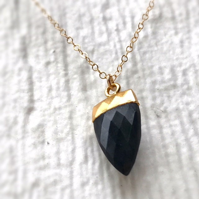 Schwarze Onyx Halskette - Spike Anhänger Goldkette Schmuck Edelstein Tropfen Alltag Mode von jewelrybycarmal