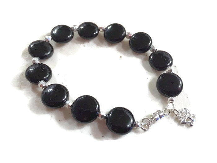 Schwarzes Armband - Onyx Edelstein Schmuck Perlenschmuck Sterling Silber Schmetterling Charm Mode von jewelrybycarmal