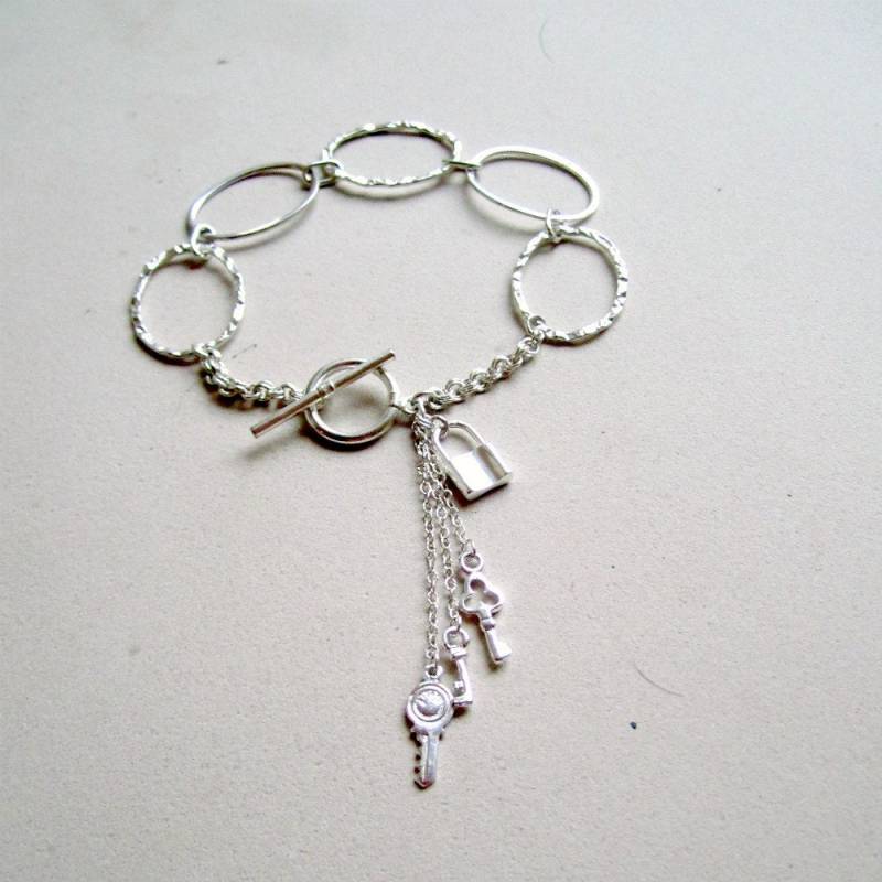 Silber Gliederarmband Mit Verschluss Und Schlüsselanhängern Hochzeitsschmuck Kette Schmuck Liebe Jahrestag Verlobung B-68 Silber Gliederarmband Mit Verschluss Und Schlüsselanhängern Hochzeitsschmuck Kette Schmuck Liebe Jahrestag Verlobung B-68 von jewelrybycarmal