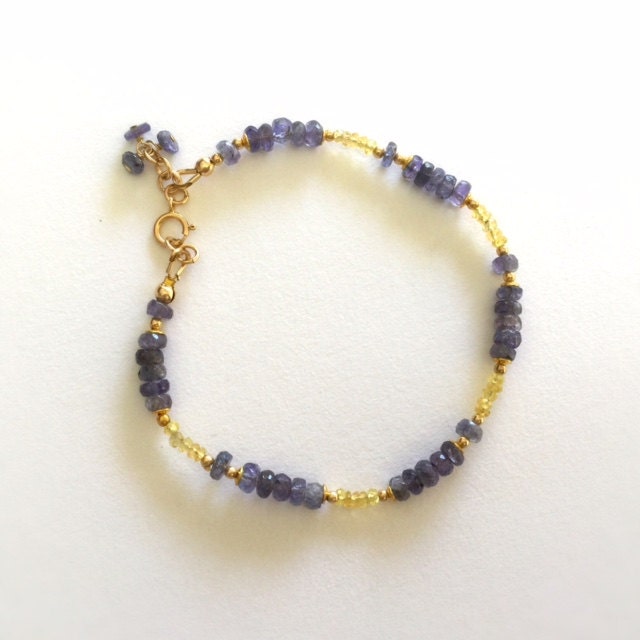 Tansanit & Saphir Armband - Lila Und Gelber Edelstein Schmuck Perlenschmuck Goldschmuck Luxe Zierlich von jewelrybycarmal