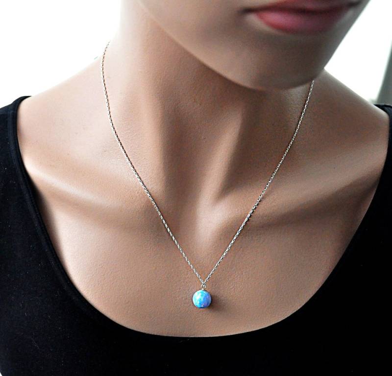 Blaue Opal Halskette Sterling Silber, 10mm Ball Anhänger, Boho Brautschmuck, Oktober Geburtsstein von jewelrybyirina