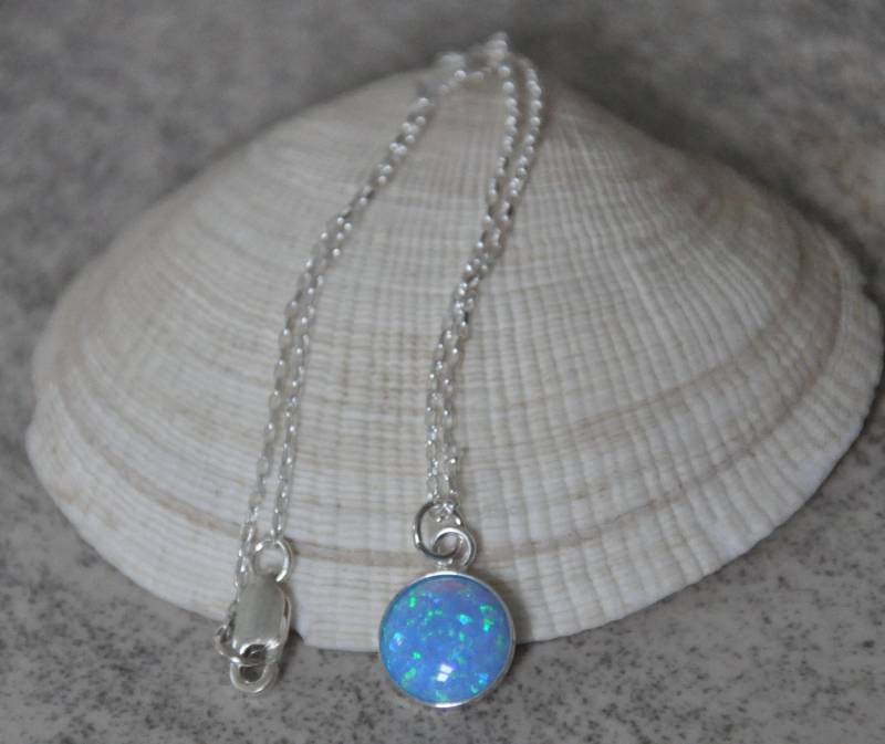 Opal Halskette, Blauer Halskette Sterling Silber, Münze Anhänger Boho Brautschmuck, Oktober Geburtsstein, Geschenk Für Frau von jewelrybyirina