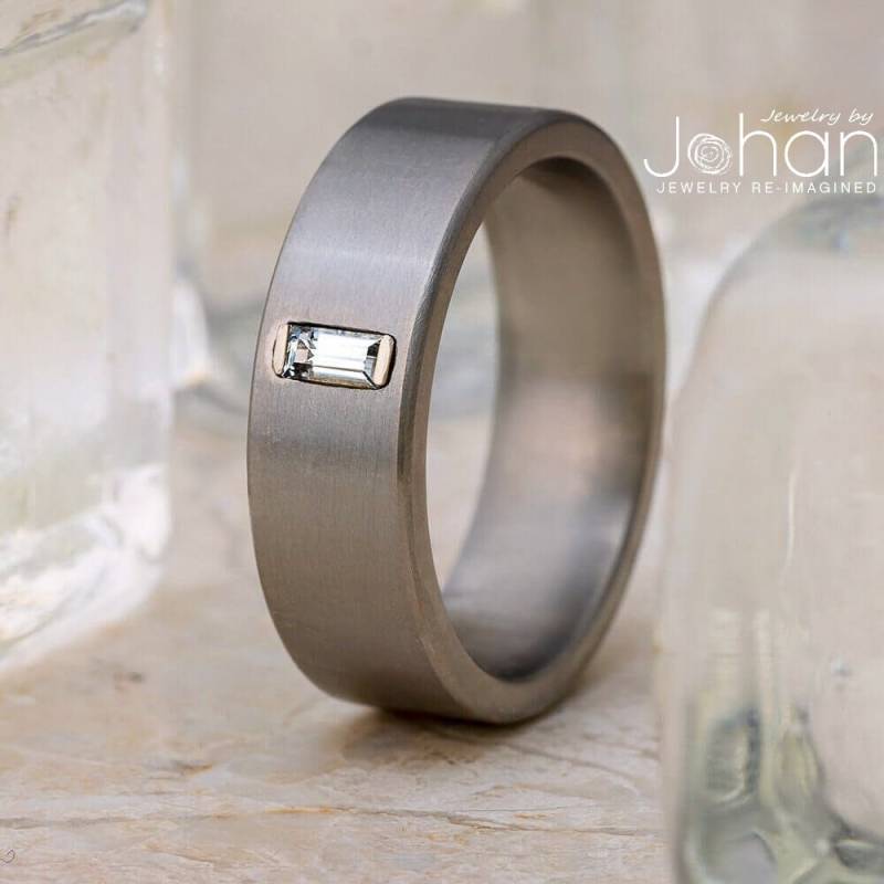 Baguette Weißer Saphir Ehering, Anpassen Mit Anderen Edelsteinen Baguette Weißer Saphir Ehering, Anpassen Mit Anderen Edelsteinen von jewelrybyjohan