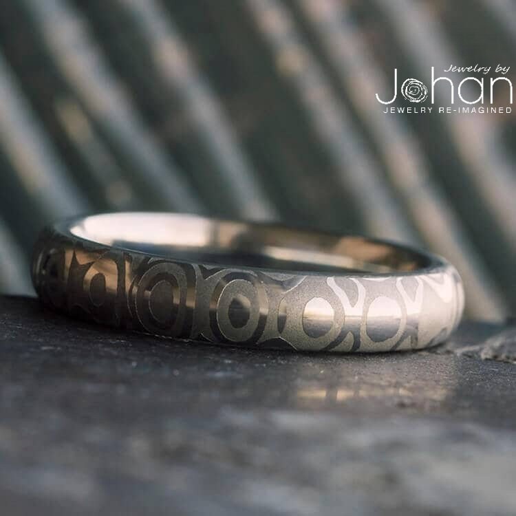 Dünner Ehering Aus Damaststahl von jewelrybyjohan