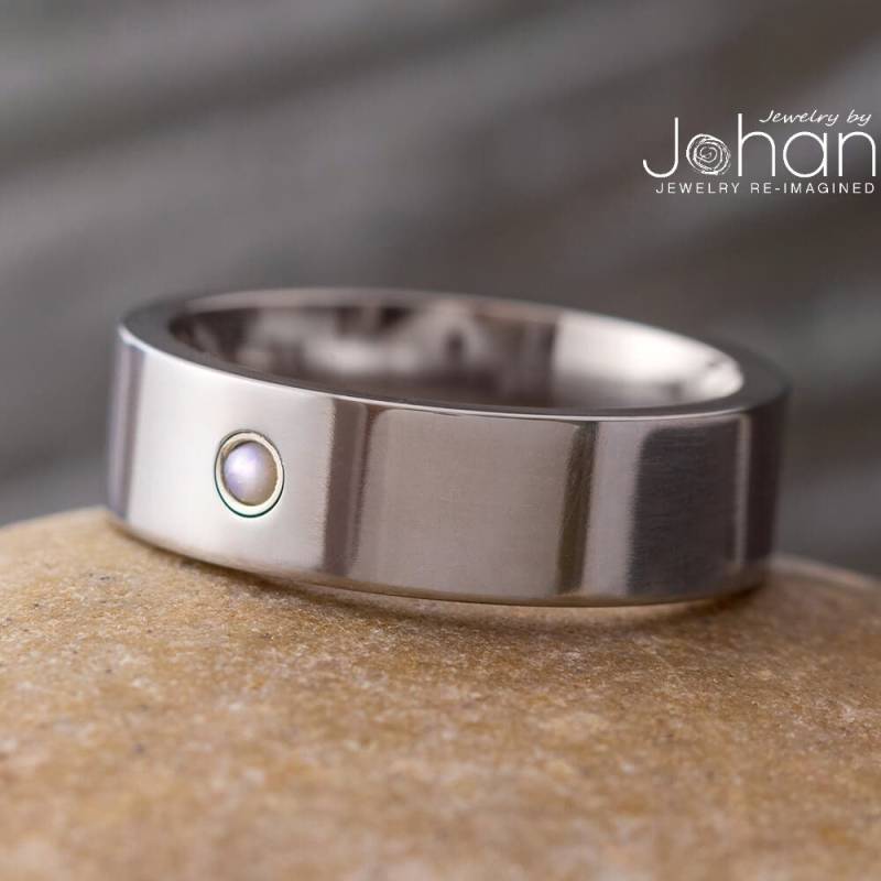 Einfacher Opal Edelstein Und Titan Ehering, Anpassen Mit Verschiedenen Edelsteinen von jewelrybyjohan