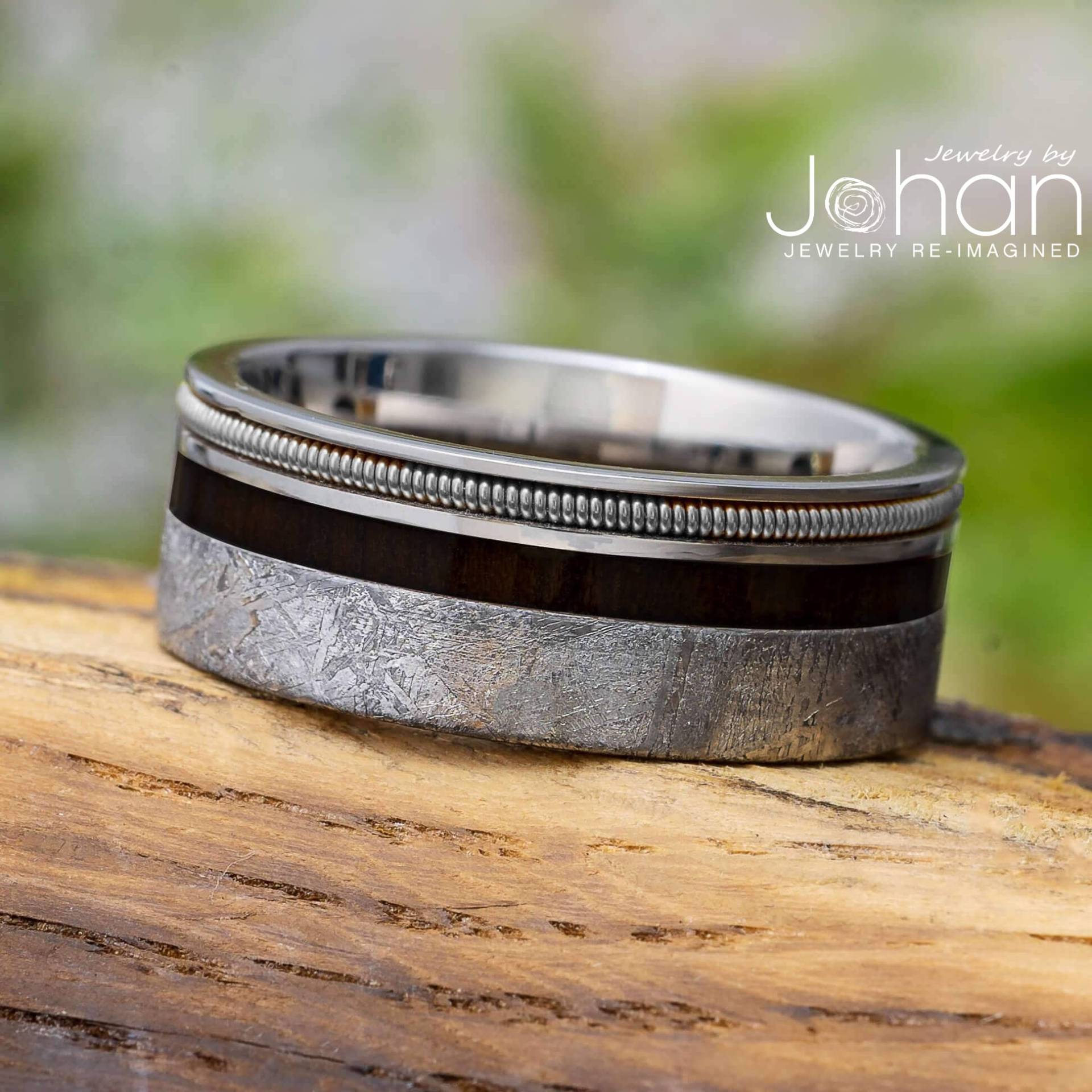 Gitarrensaite & Meteorit Ehering Mit Ebenholz Inlay, Für Musiker, Rock N Roll Bräutigam von jewelrybyjohan