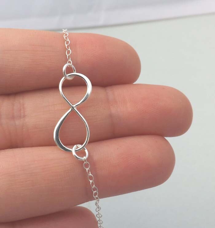 Unendlich Halskette, Unendlichkeitskette, Eryday Geschenk Für Die Beste Freundin, Muttertagsgeschenk von jewelrycraftstudio