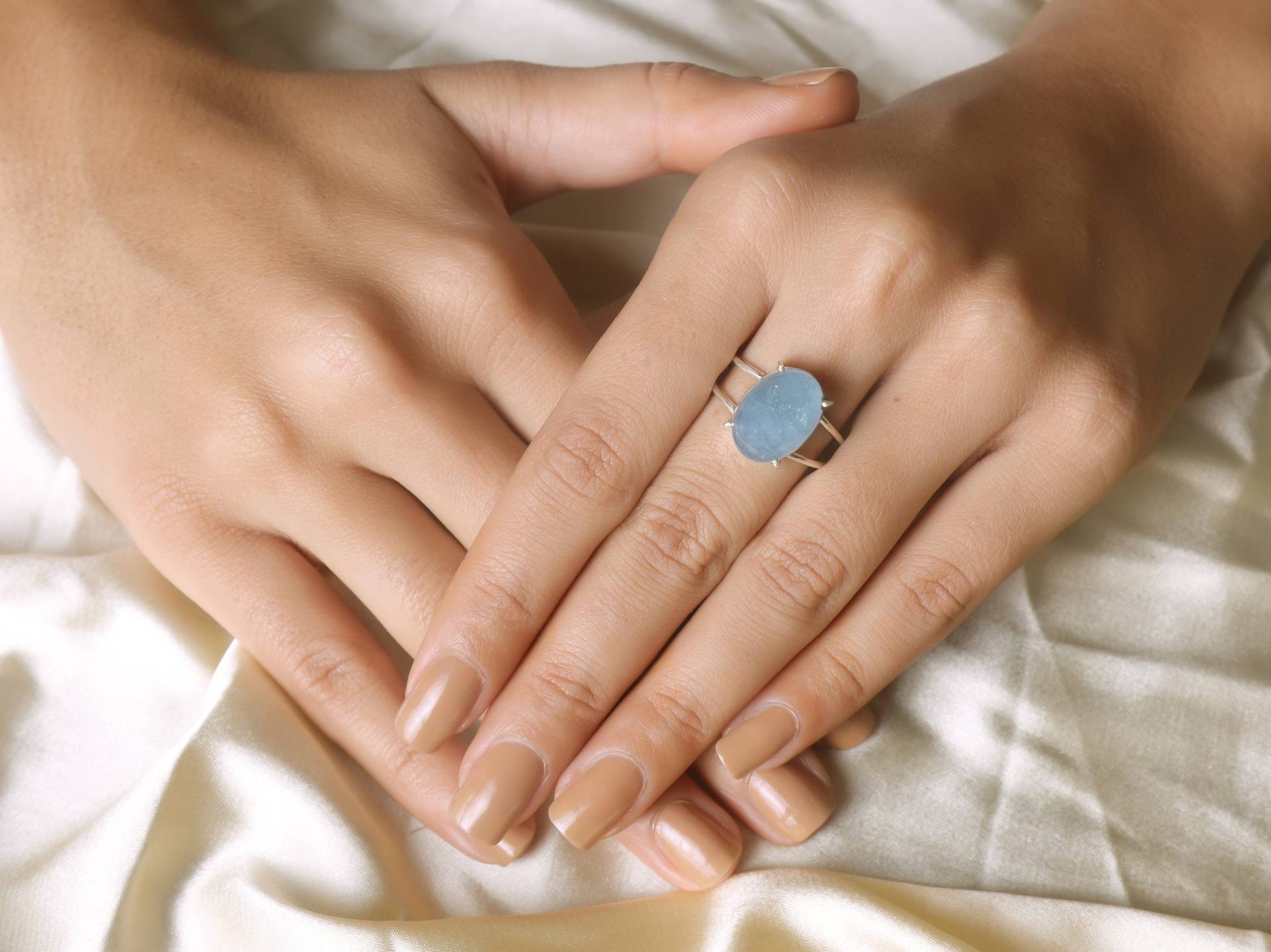 Natürlicher Aquamarin Edelstein Ring, Frauen Silber Hippie Handgemachter Solitär Oval Geschliffener Stein Mädchen Ring von jewelrygemshouse