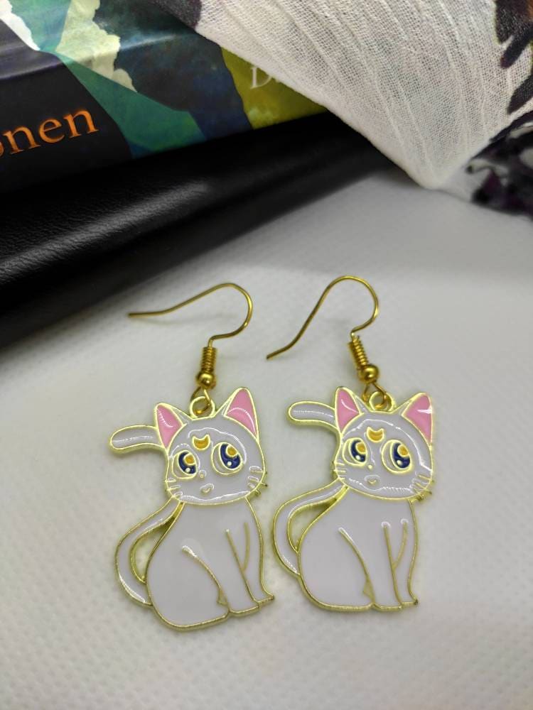 Sailormoon Ohrringe/Katzenohrringe/ Handmade/ Anime/ Schmuck/ Grunge/ Ohrringhaken/ von jewelrypositivee