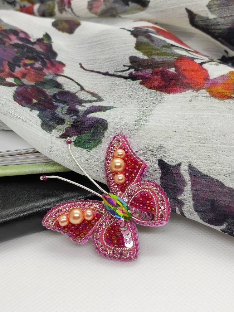 Schmetterling Brosche/ Handmade/ Natur/ Schmuck/Geschenk/ Stickerei/Sommer Trend von jewelrypositivee