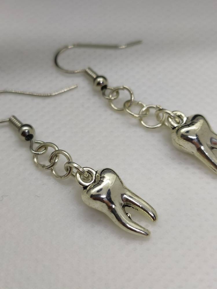 Zahn Ohrringe/ Hängeohrringe/ Schmuck/ Boho/ Handmade/Ohrringhaken/ Hängeohrringe von jewelrypositivee
