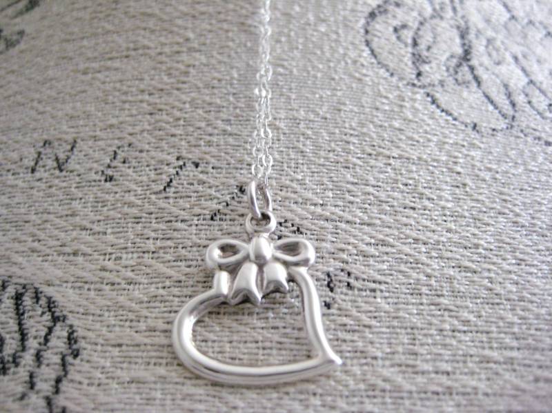 Silber Herz Halskette - Sterling Anhänger, Bogen Anhänger Halskette, Charme, Braut Zierliche von jewelsbyn