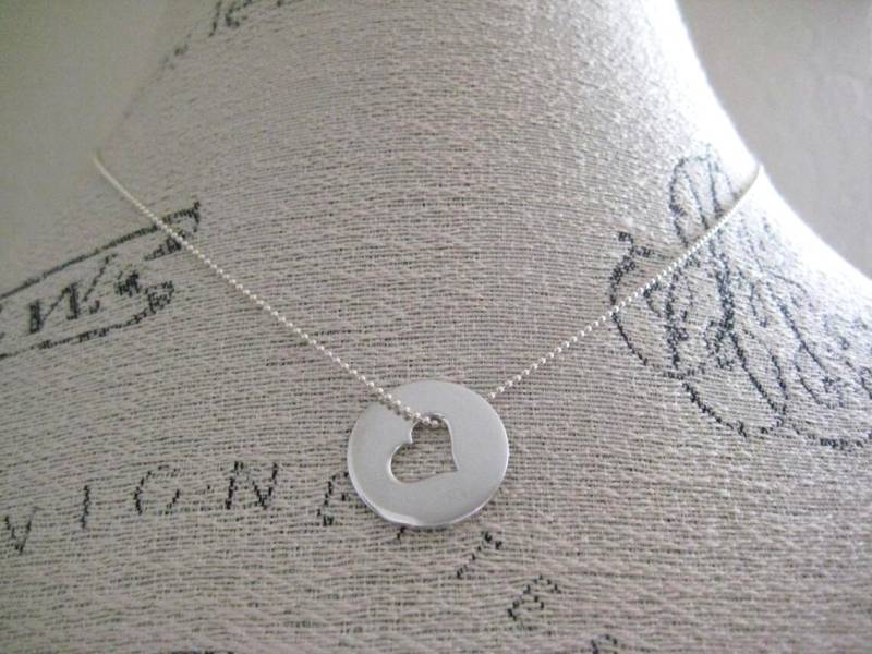 sterling Silber Herz Charm Halskette, Anhänger Ausschnitt Moderner Schmuck, Schmuck von jewelsbyn