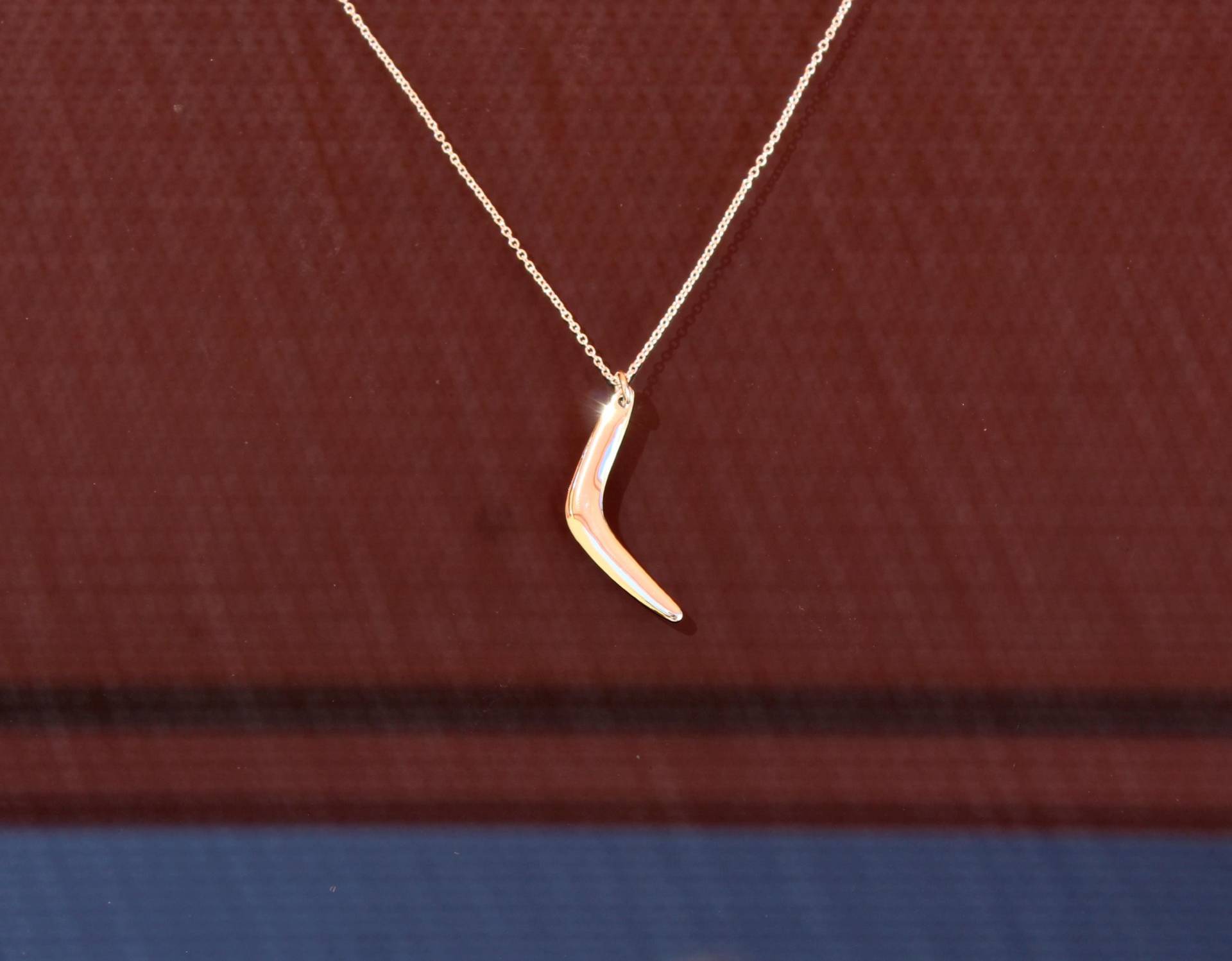 Bumerang Anhänger Einzigartiges Symbol Von Abenteuer Und Wiederkehr, Handgemacht, Sterling Silber von jewelsculpts