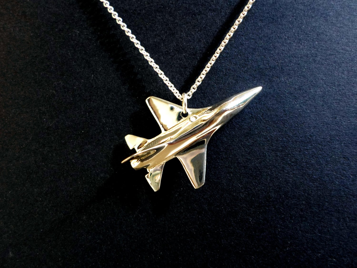F-16 Falke Halskette Kultiger Schmuck Für Jet Liebhaber, Sterling Silber 925, Handgemacht von jewelsculpts