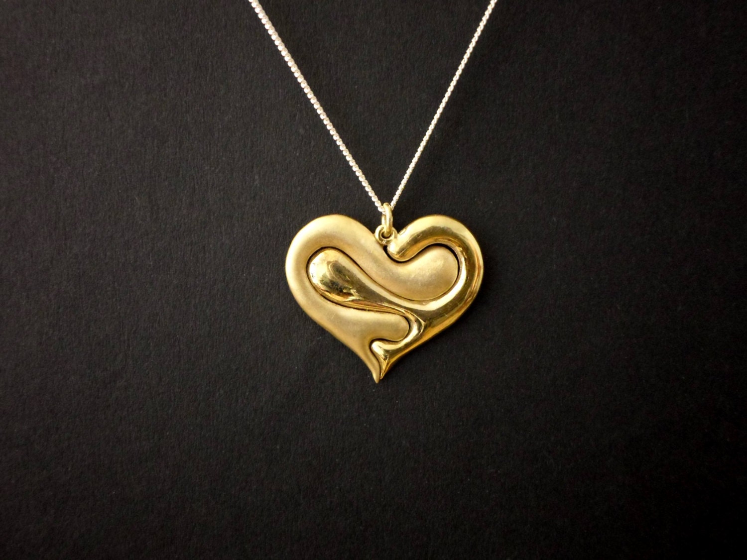 Herz Anhänger Zeitloses Symbol Der Liebe Und Verbundenheit, Sterling Silber, Handgeschnitzt von jewelsculpts