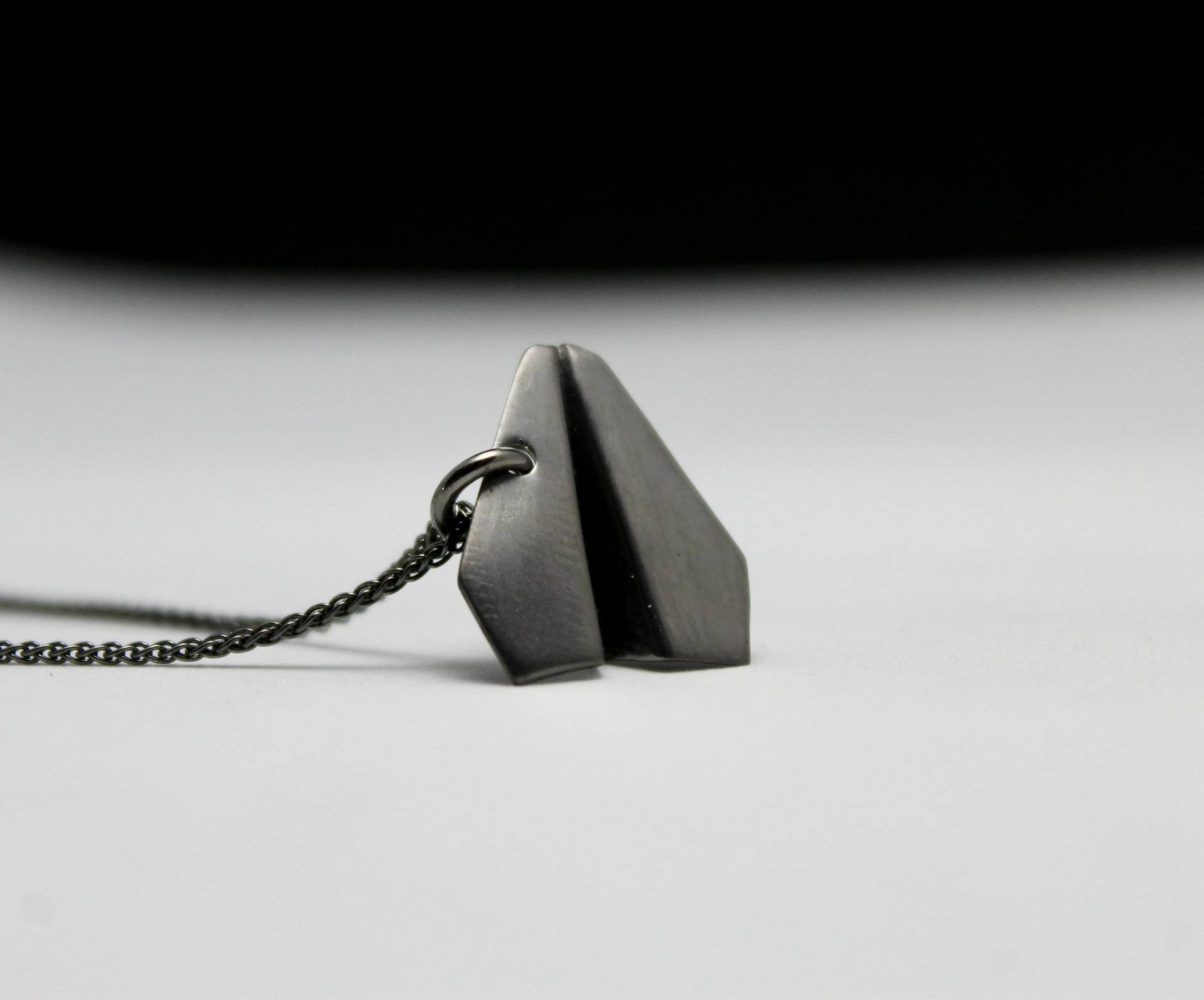 Papierflieger Anhänger Anhänger, Sterling Silber, Handgemacht, Schmuck Als Symbol Für Abenteuer Und Freiheit von jewelsculpts