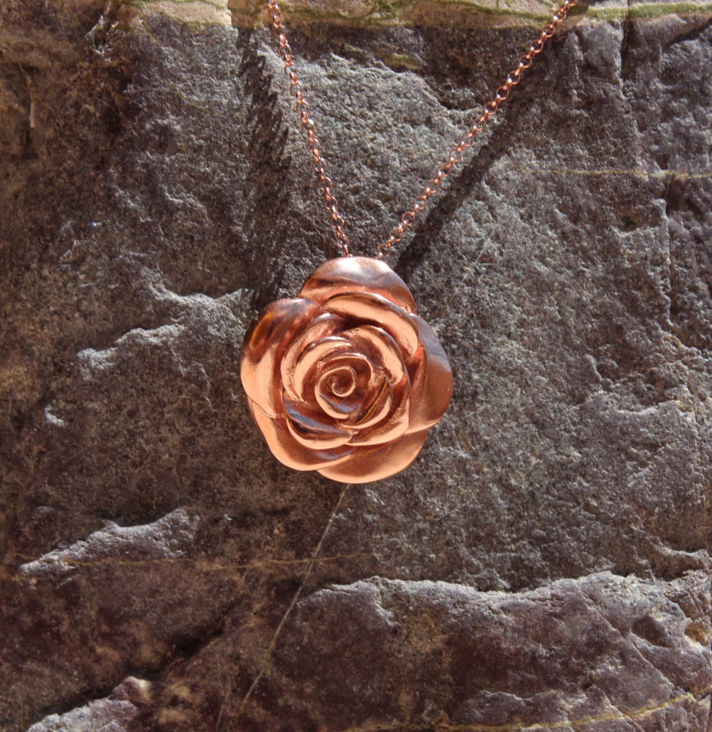 Rosen Anhänger Ein Hauch Von Eleganz Und Romantik, Sterling Silber925, Handgeschnitzt von jewelsculpts