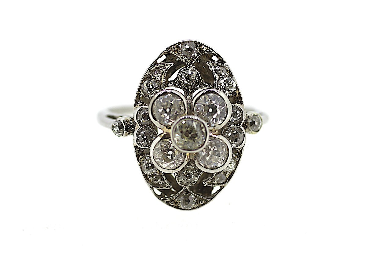 Platin Oval Diamant Cluster Ring/Art Deco Vintage Statement von jewelsmayuk