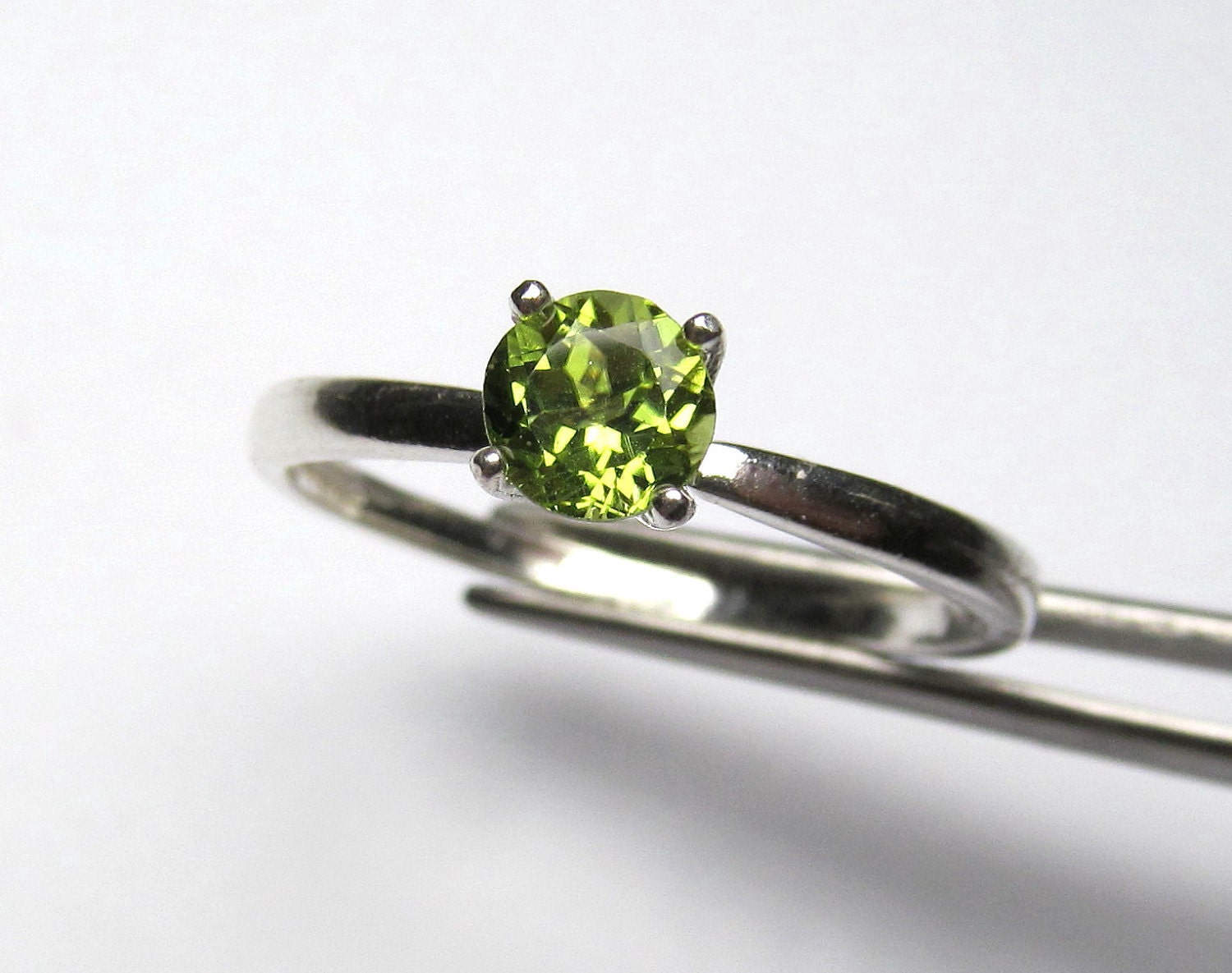 Süße Zierliche Echten Peridot in Sterling Silber von jewelsrings