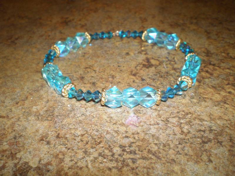 Blauen Twist Aqua Swarovski Armband von jeweltrinkets