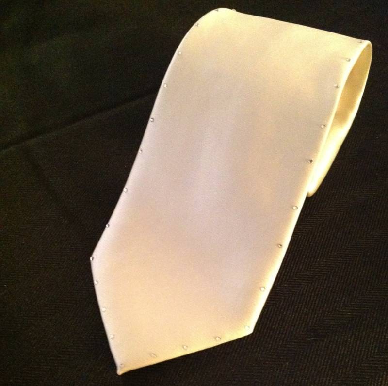 Weiß Satin Hochzeit Hals Binden Mit Swarovski Strass Unisex Weiß Satin Hochzeit Hals Binden Mit Swarovski Strass Unisex von jeweltrinkets