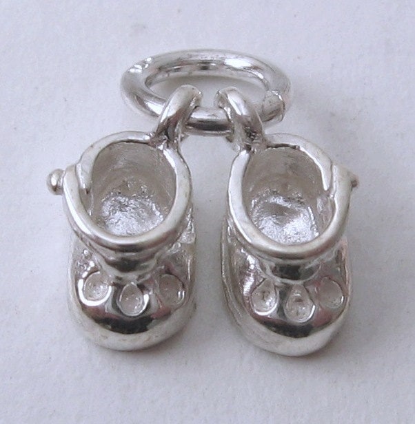 Echte Solid 925 Sterling Silver 3D Baby Booties Schuhe Charme/Anhänger Echte Solid 925 Sterling Silver 3D Baby Booties Schuhe Charme/Anhänger von jewelwill