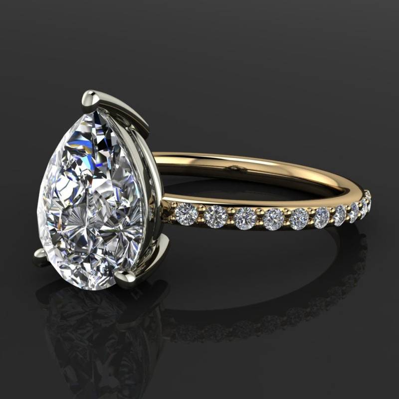 Eliza Ring - 2 Karat Moissanite Verlobungsring | Perlschliff Mit Diamantpave von jhollywooddesigns