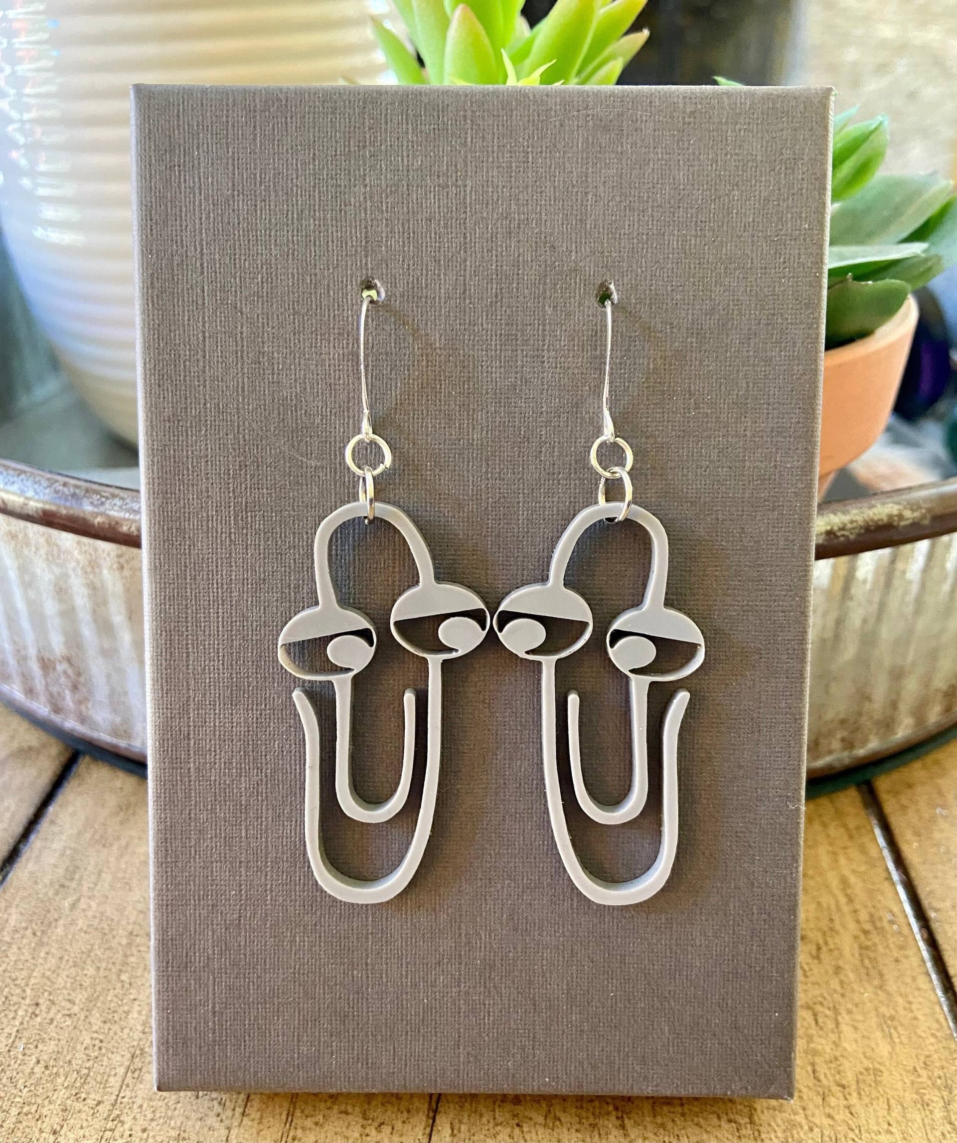 Clippy Ohrring. Erinnere Dich An Windows 97. Laser Acryl. Shop-Name Jillmccp Jmp Designs Clippy Ohrring. Erinnere Dich An Windows 97. Laser Acryl. Shop-Name Jillmccp Jmp Designs von jillmccp
