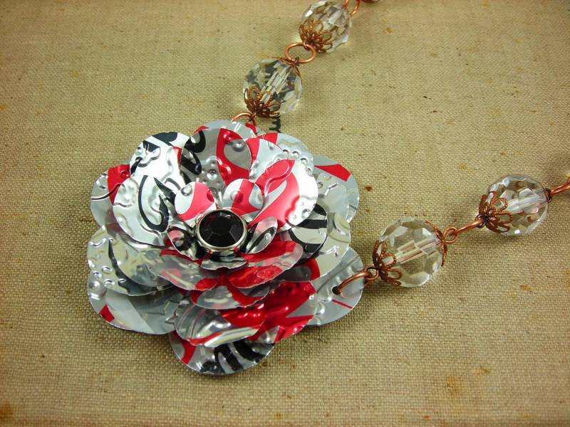 Cola Rose Halskette Mit Kristallperlen. Recycled Soda Can Art. Diet Cola. Shop-Name Jillmccp Cola Rose Halskette Mit Kristallperlen. Recycled Soda Can Art. Diet Cola. Shop-Name Jillmccp von jillmccp