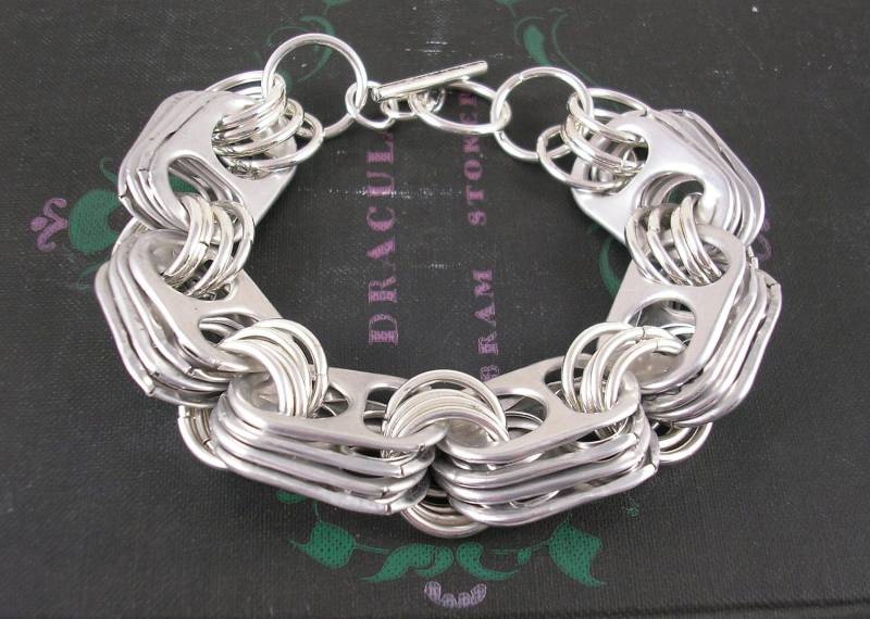 Soda Pop Tops Recycelt. Upcycled Statement Armband - Eco Chic Shop-Name Jillmccp Soda Pop Tops Recycelt. Upcycled Statement Armband - Eco Chic Shop-Name Jillmccp von jillmccp