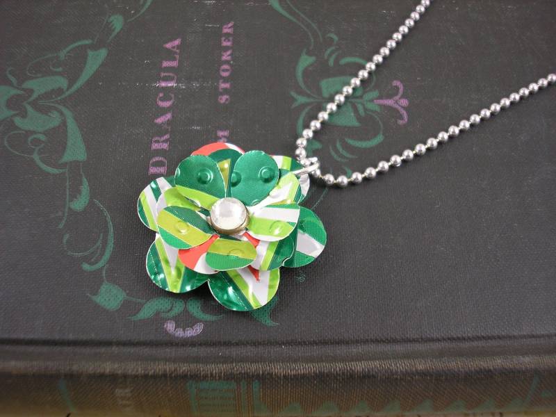 Süße Und Kleine Anhänger. Recycelte Soda Kann Kunst. Mountain Dew Süße Und Kleine Anhänger. Recycelte Soda Kann Kunst. Mountain Dew von jillmccp