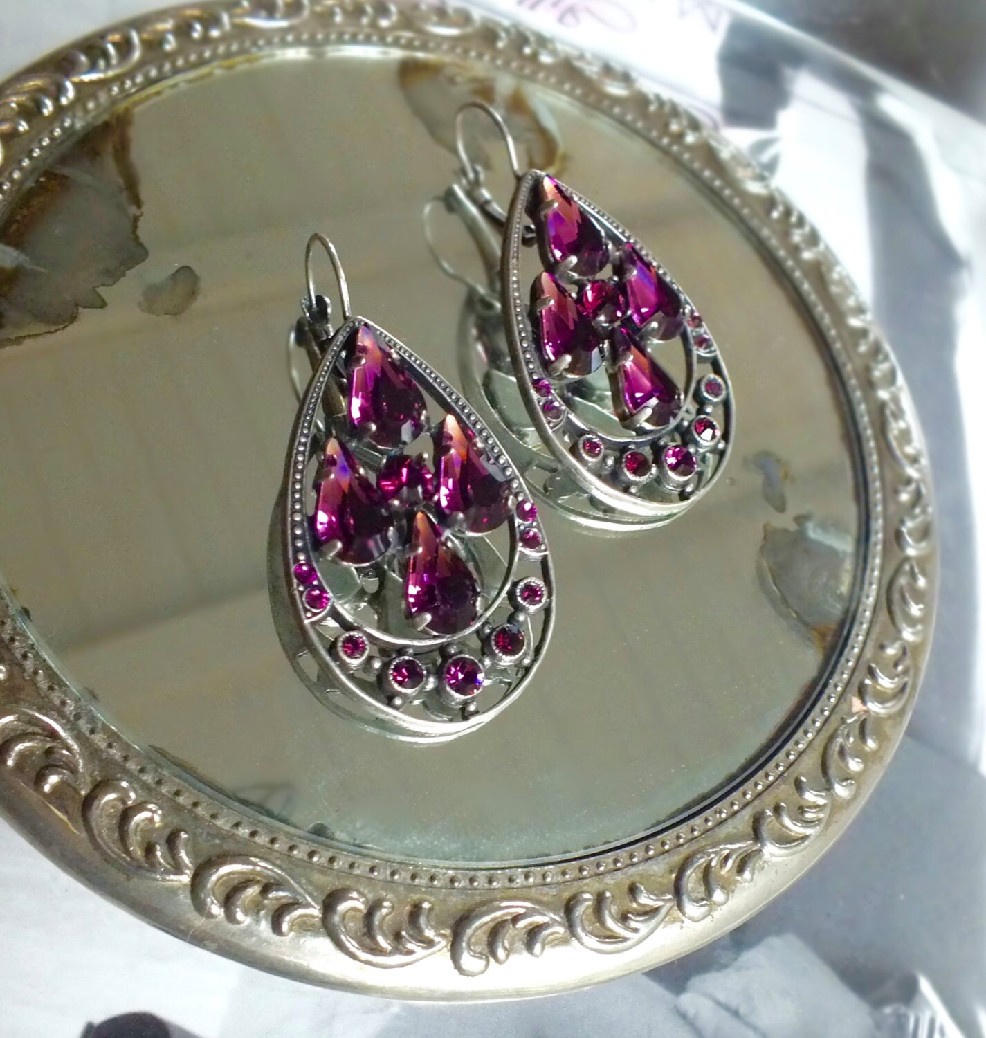 Amethyst Tagtraum Chandelier Ohrringe von jillzaleski
