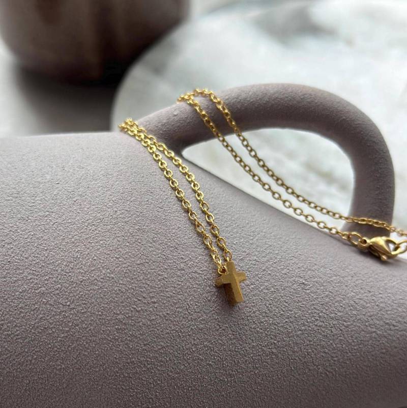 Kette Kreuz 316L Edelstahl Gold 18 Karat Vergoldet Jesus Geschenkidee Kinder Taufe Kommunion Geburtstag Konfirmation Glaube von jjdjewels