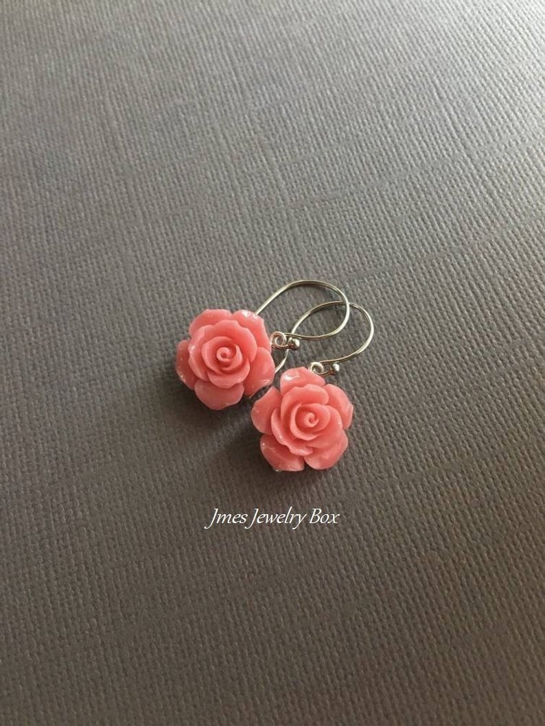 Koralle Rose Ohrringe, Rosa Blume Lachsrosa Leichte Rose Schmuck, Blumen Schmuck Koralle Rose Ohrringe, Rosa Blume Lachsrosa Leichte Rose Schmuck, Blumen Schmuck von jmesjewelrybox