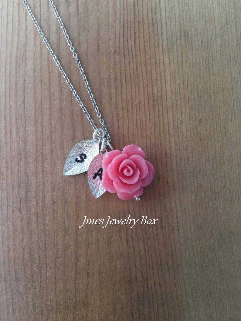 Lachsrosa Rose Halskette, Rosa Anhänger, Schmuck, Halsketten, Kleine Blume Halsketten von jmesjewelrybox