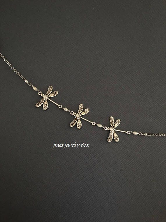 Libellenarmband Mit Winzigen Süßwasserperlen, Libellen-Trio-Armband, Drei Libellen, Libellenschmuck Aus Silber Libellenarmband Mit Winzigen Süßwasserperlen, Libellen-Trio-Armband, Drei Libellen, Libellenschmuck Aus Silber von jmesjewelrybox