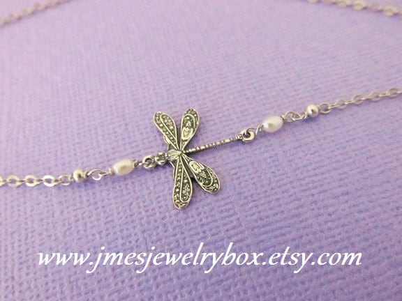 Silber Libellen Armband Mit Winzigen Süßwasserperlen, Armband, Insekt Schmuck Silber Libellen Armband Mit Winzigen Süßwasserperlen, Armband, Insekt Schmuck von jmesjewelrybox
