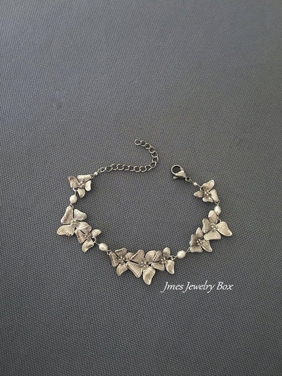 Silber Orchidee Armband Mit Süßwasserperlen, Cascading Armband, Blumen Und Perlen Blumenarmband Silber Orchidee Armband Mit Süßwasserperlen, Cascading Armband, Blumen Und Perlen Blumenarmband von jmesjewelrybox