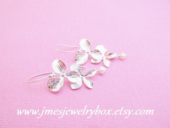 Silber Orchidee Ohrringe - Blumen Kaskaden Und Perlen Brautjungfern von jmesjewelrybox